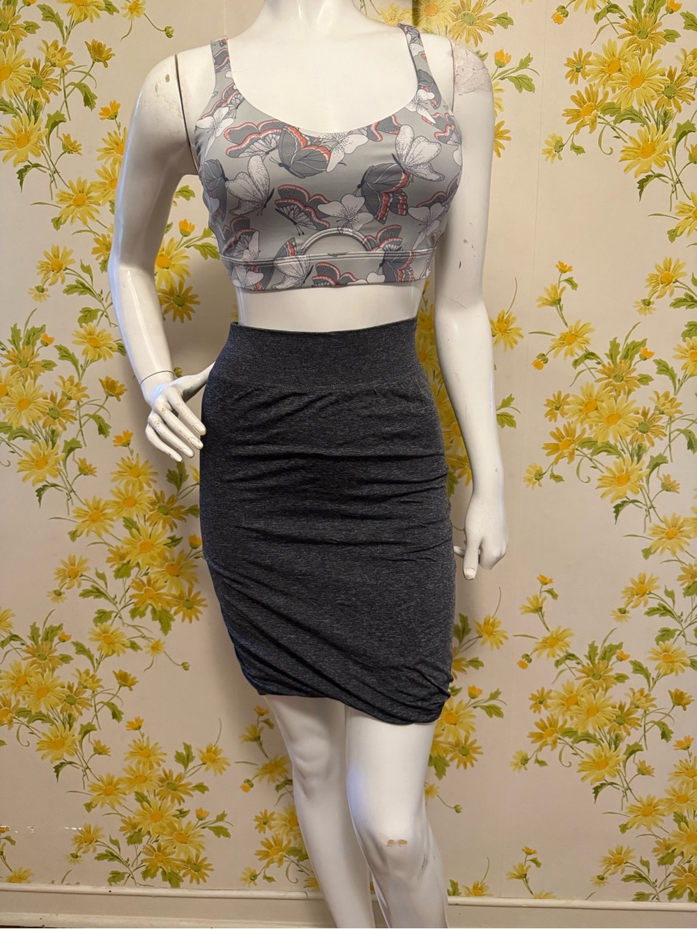 Victoria secret sport bra size M